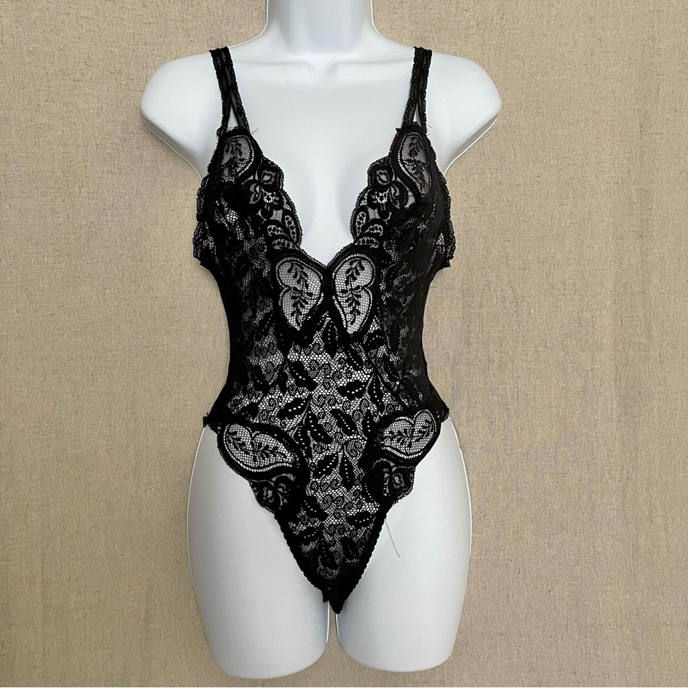 Vintage RARE Olga teddy Bodysuit Romper Lace Stretchy Sexy Plunge M 11008